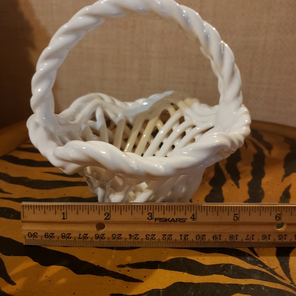 Small white ceramic basket - Picture 6 of 6